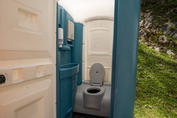 Best Portable Restroom Servicing (Cleaning and Restocking)  in Grandview, TX